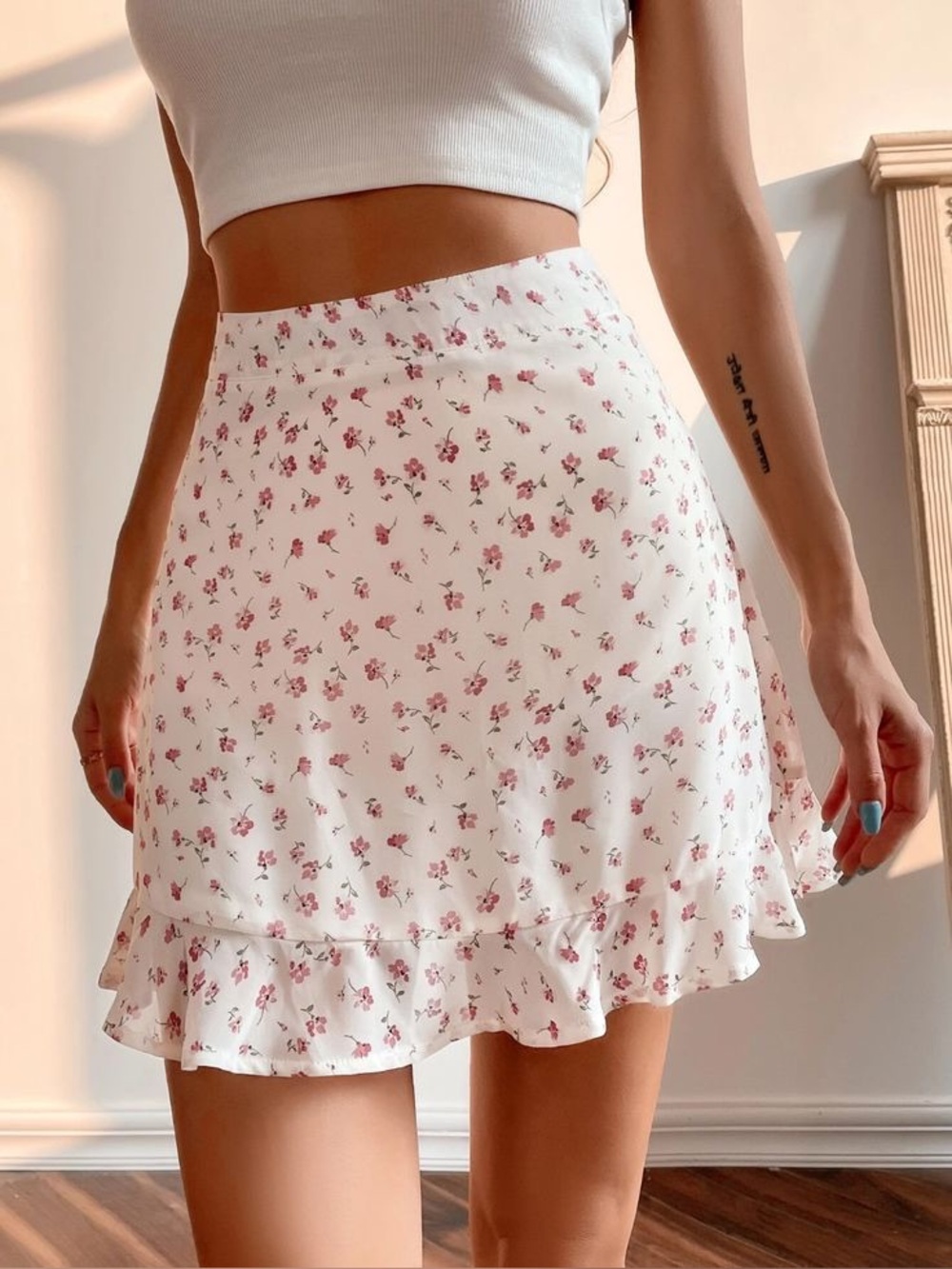 SHEIN White Mini Skirt with Pink Floral Print and Ruffle Hem